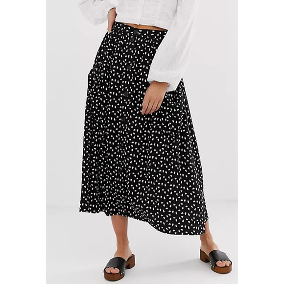 ASOS Dresses & Skirts - ASOS DESIGN button front midi skirt with pockets in mono print - Size 6